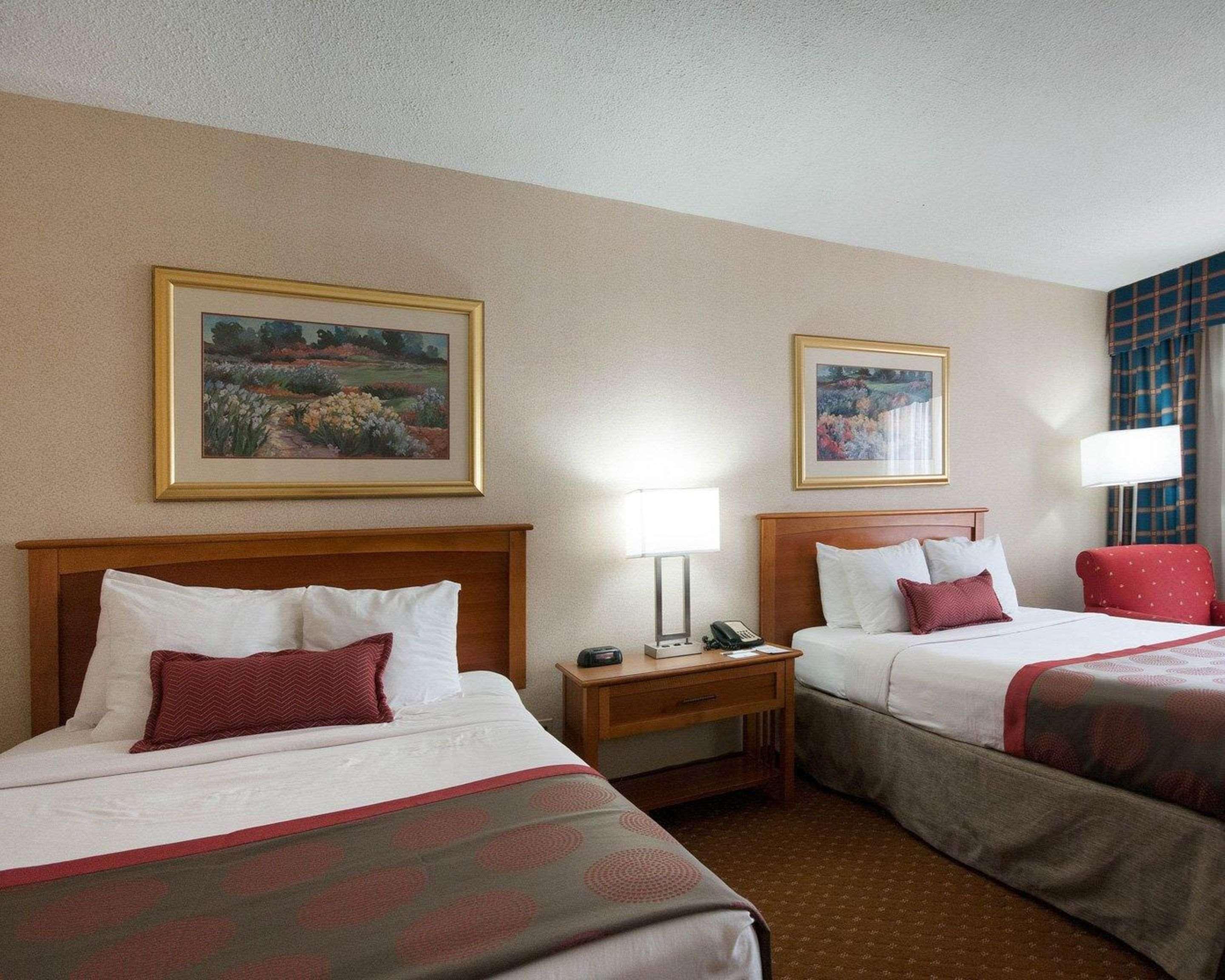 Rodeway Inn Indianapolis I-70 Екстер'єр фото