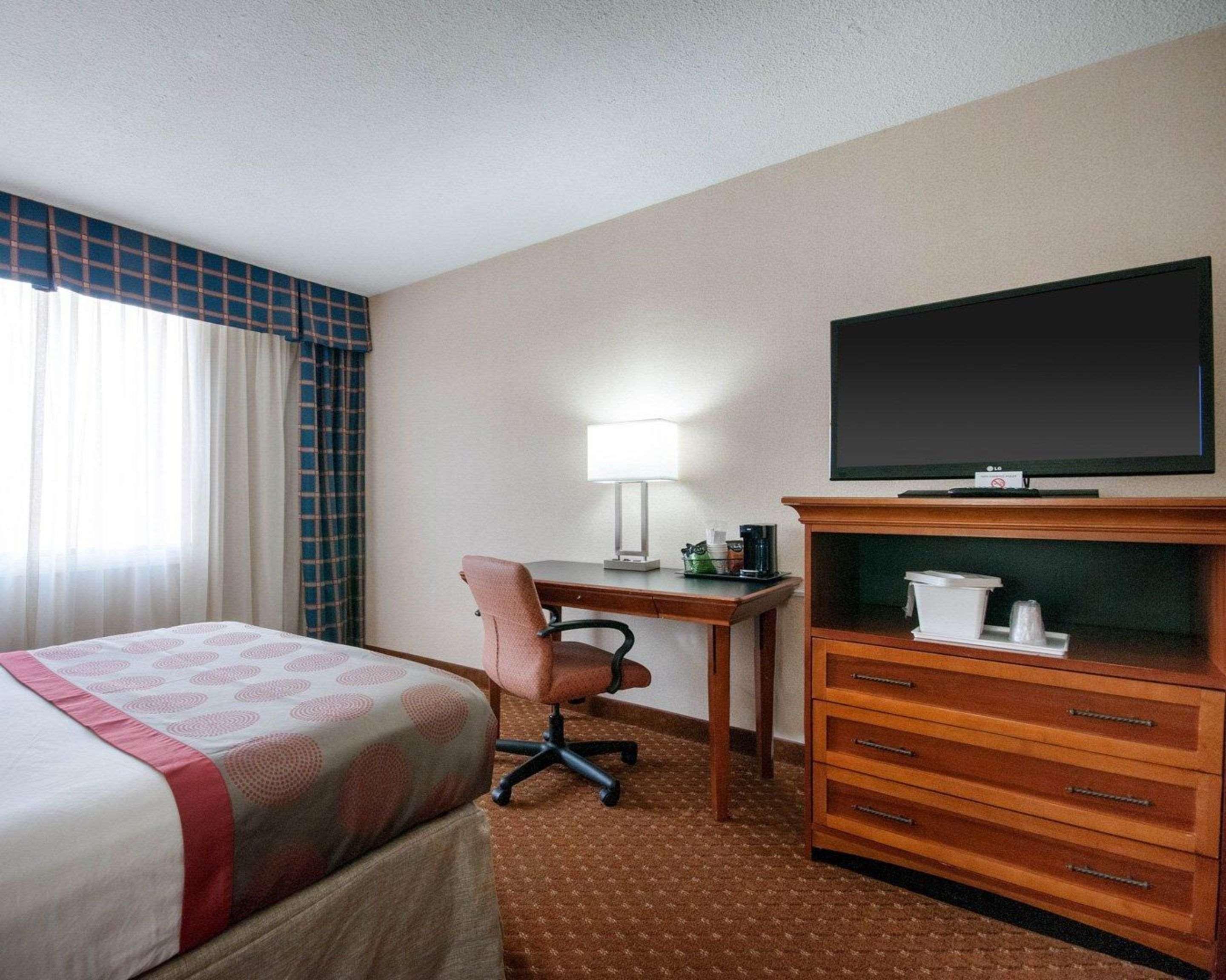 Rodeway Inn Indianapolis I-70 Екстер'єр фото