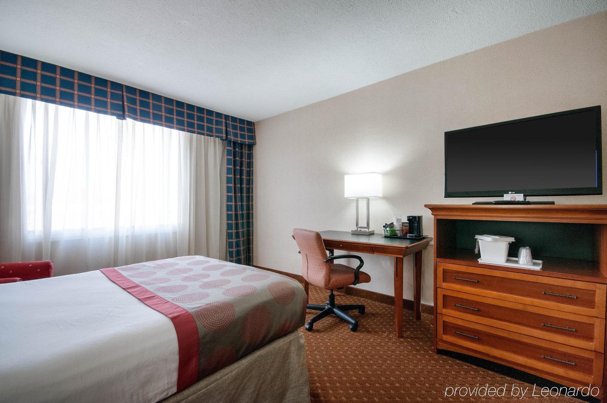 Rodeway Inn Indianapolis I-70 Екстер'єр фото
