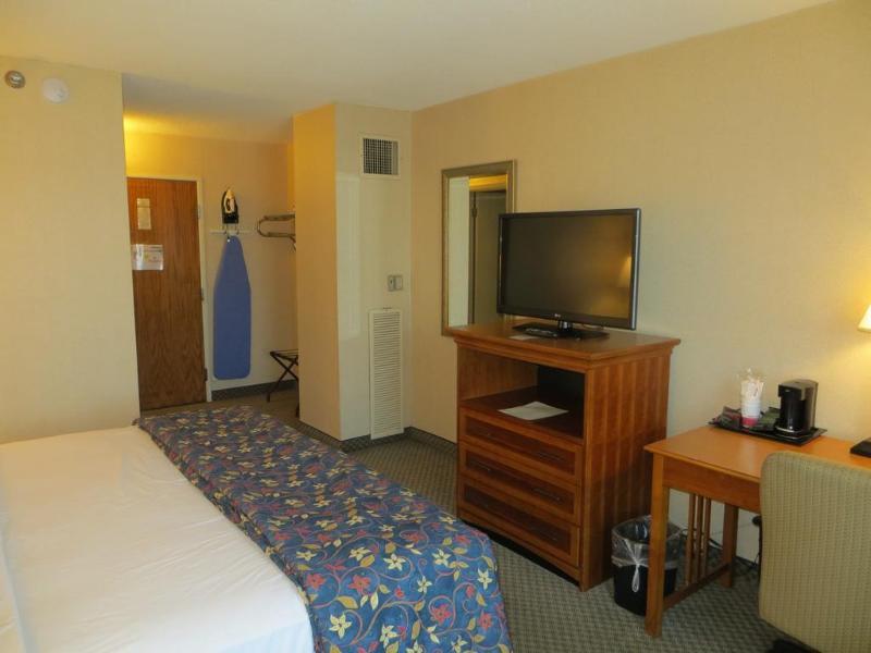 Rodeway Inn Indianapolis I-70 Екстер'єр фото