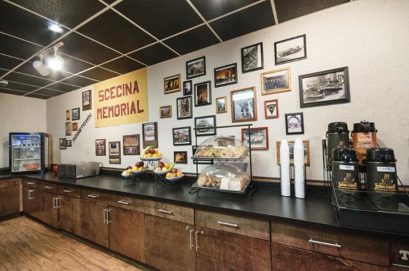 Rodeway Inn Indianapolis I-70 Екстер'єр фото