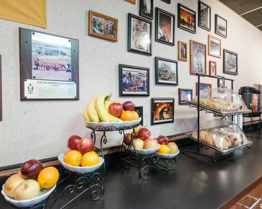 Rodeway Inn Indianapolis I-70 Екстер'єр фото